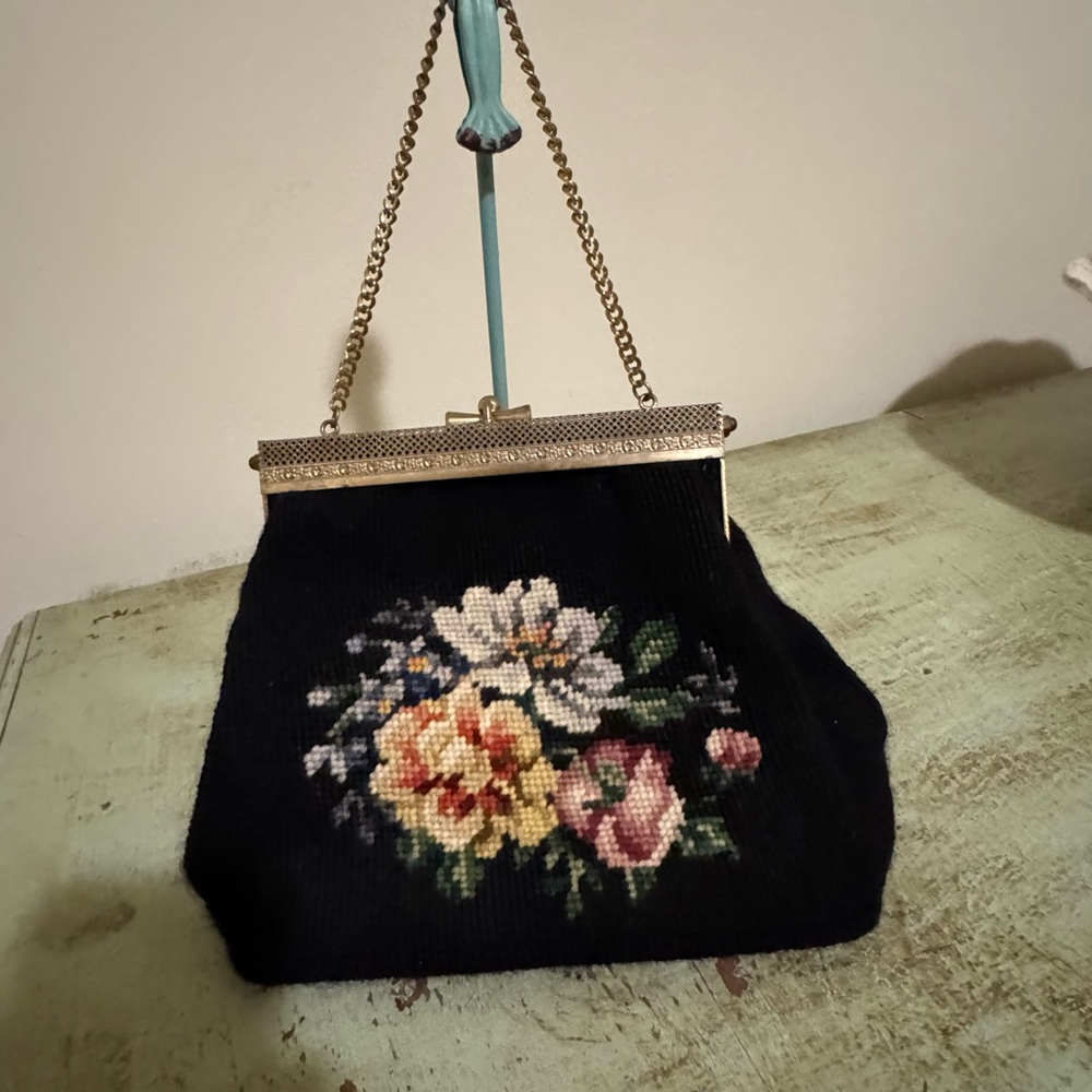 Vintage Floral Embroidered Handbag